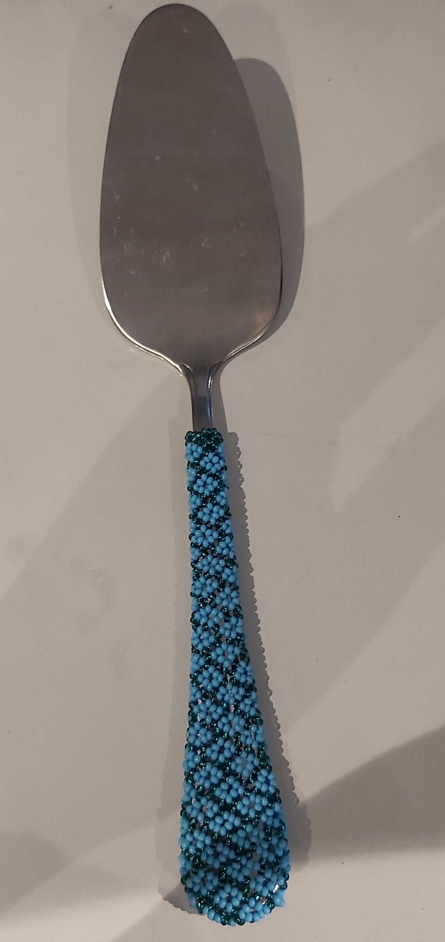 Beaded Cake Lifter