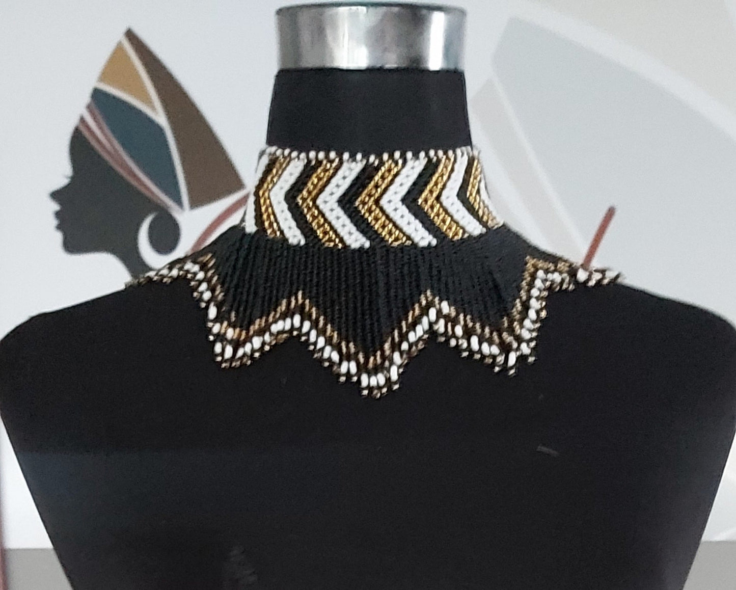 Isi W-Neckpiece
