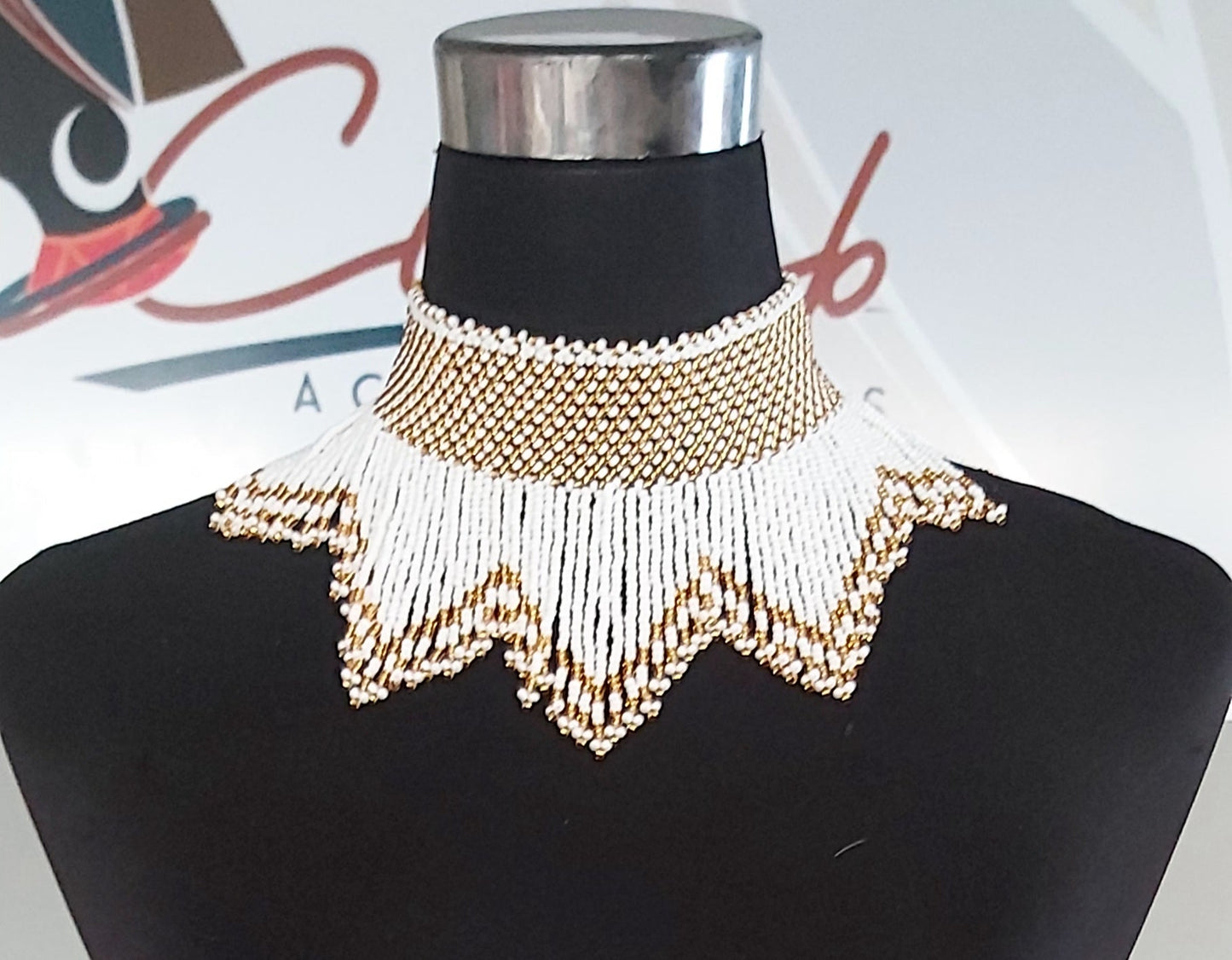 Isi W-Neckpiece