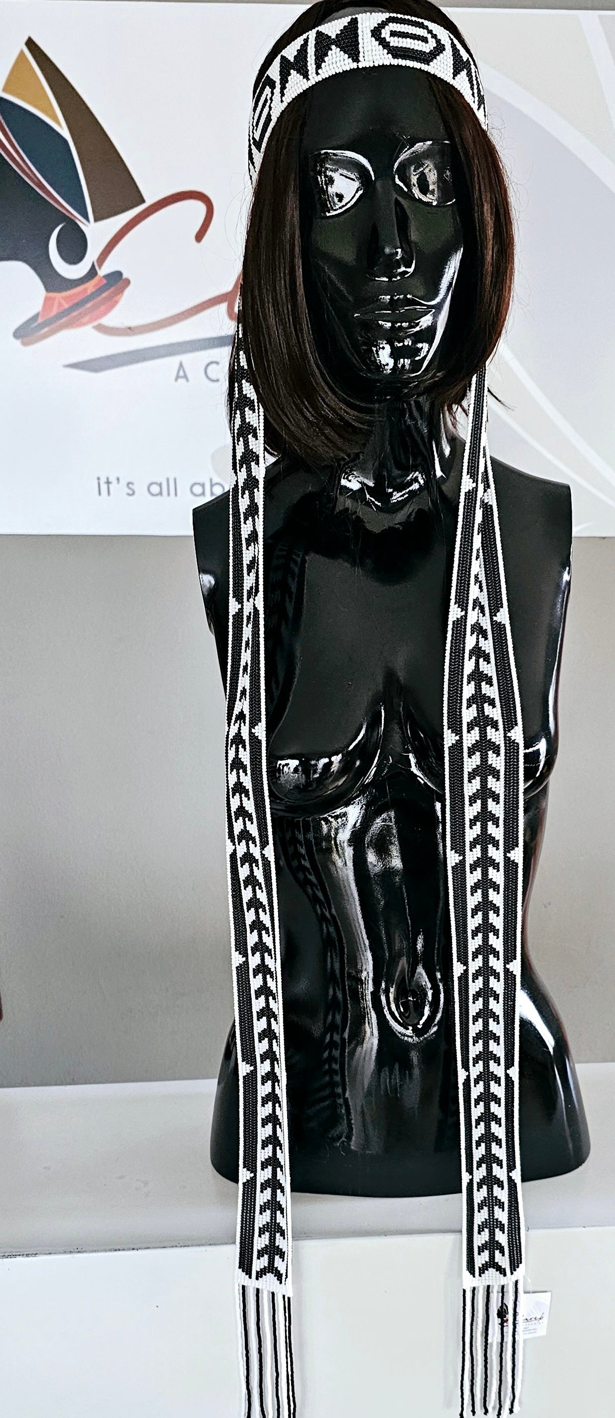 Ndebele headpiece ( Mlingakobe)