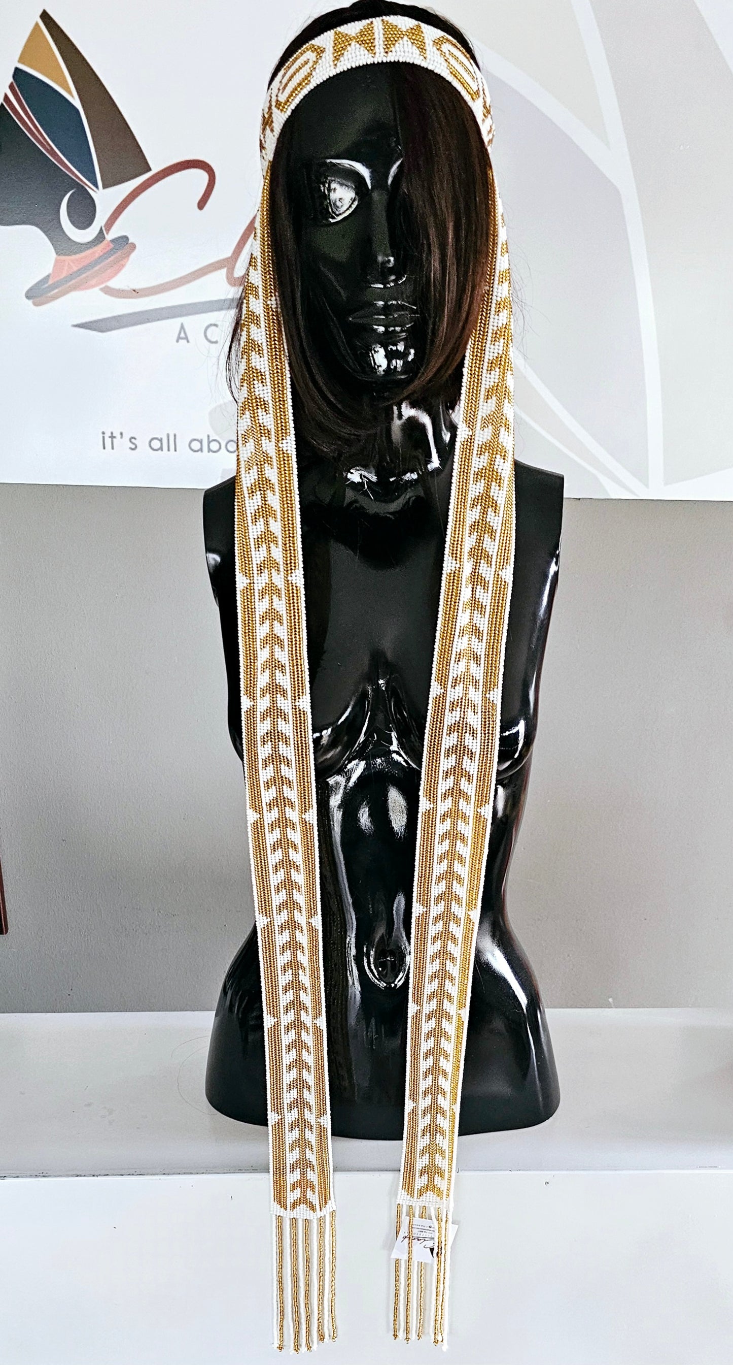 Ndebele headpiece ( Mlingakobe)