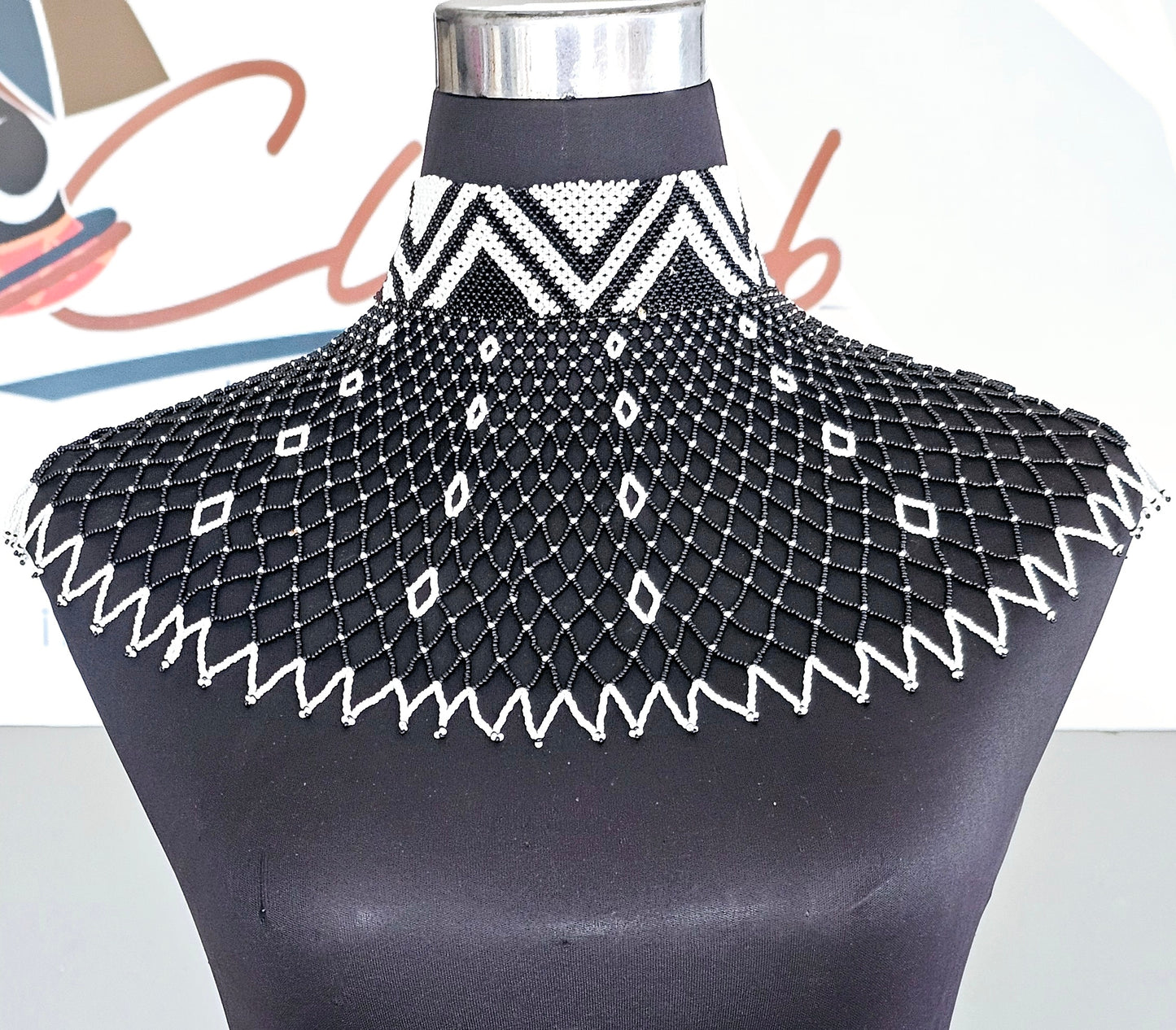 Nomazwi Neckpiece High collar