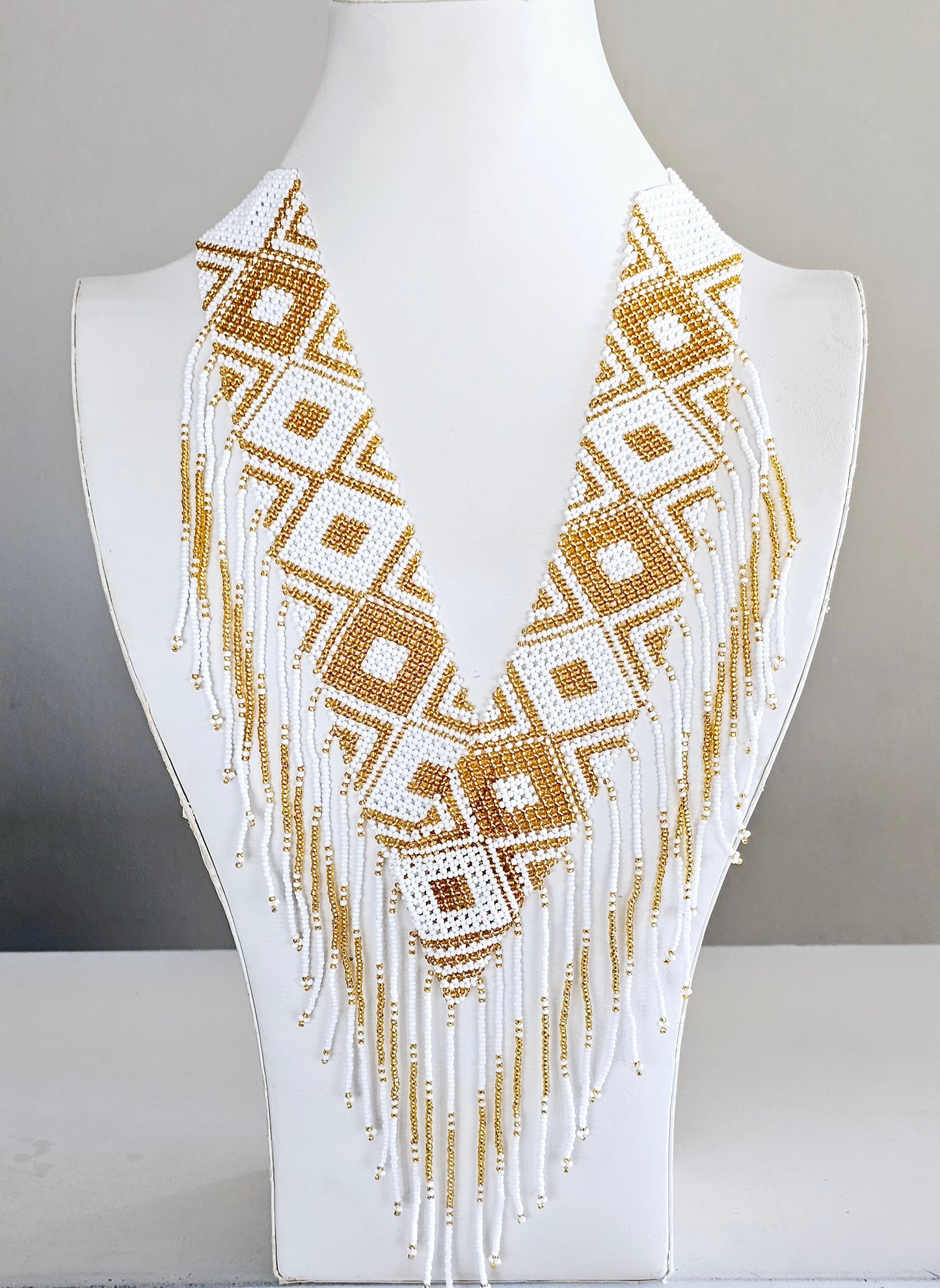 VNeckpiece