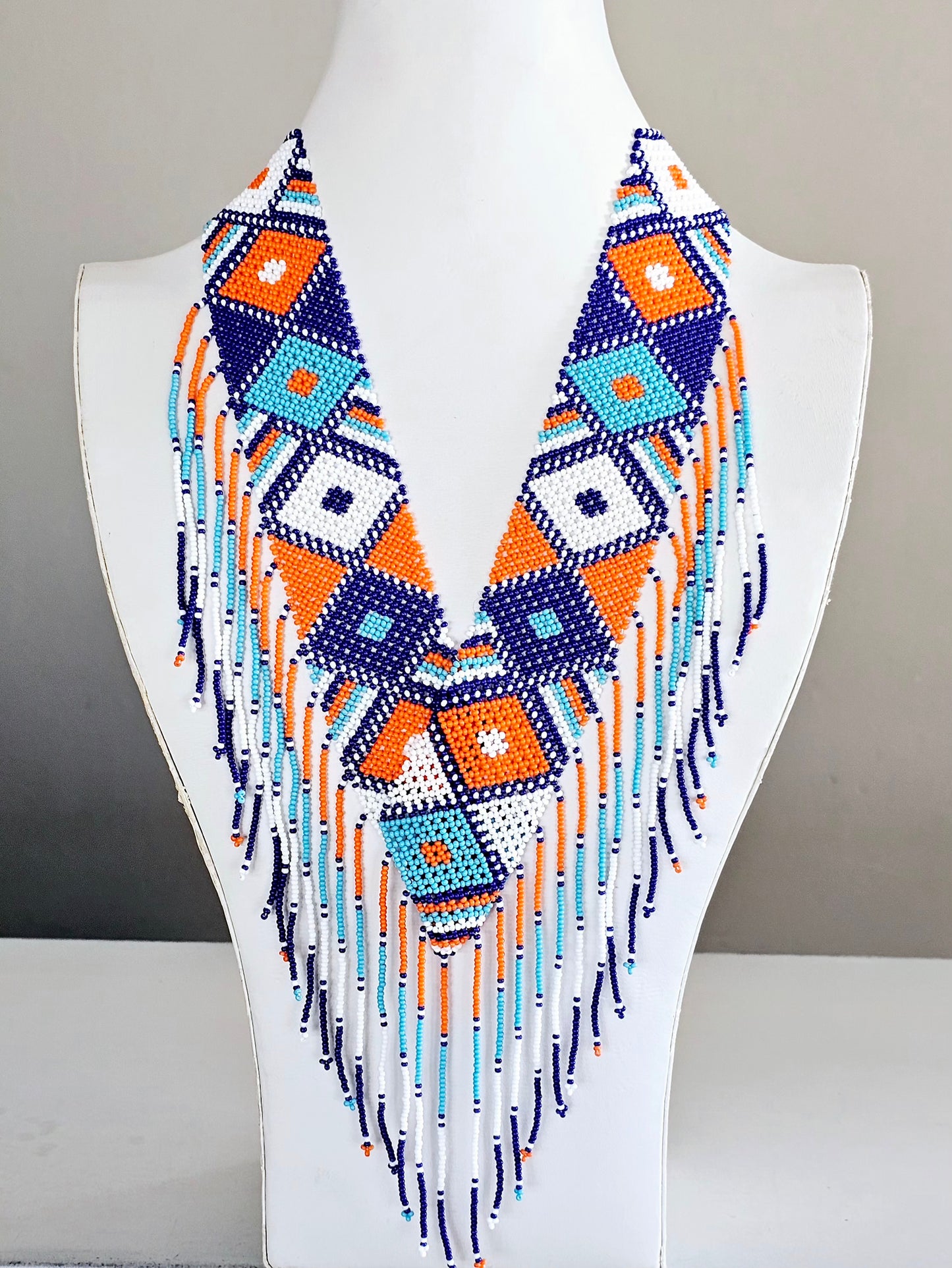 VNeckpiece