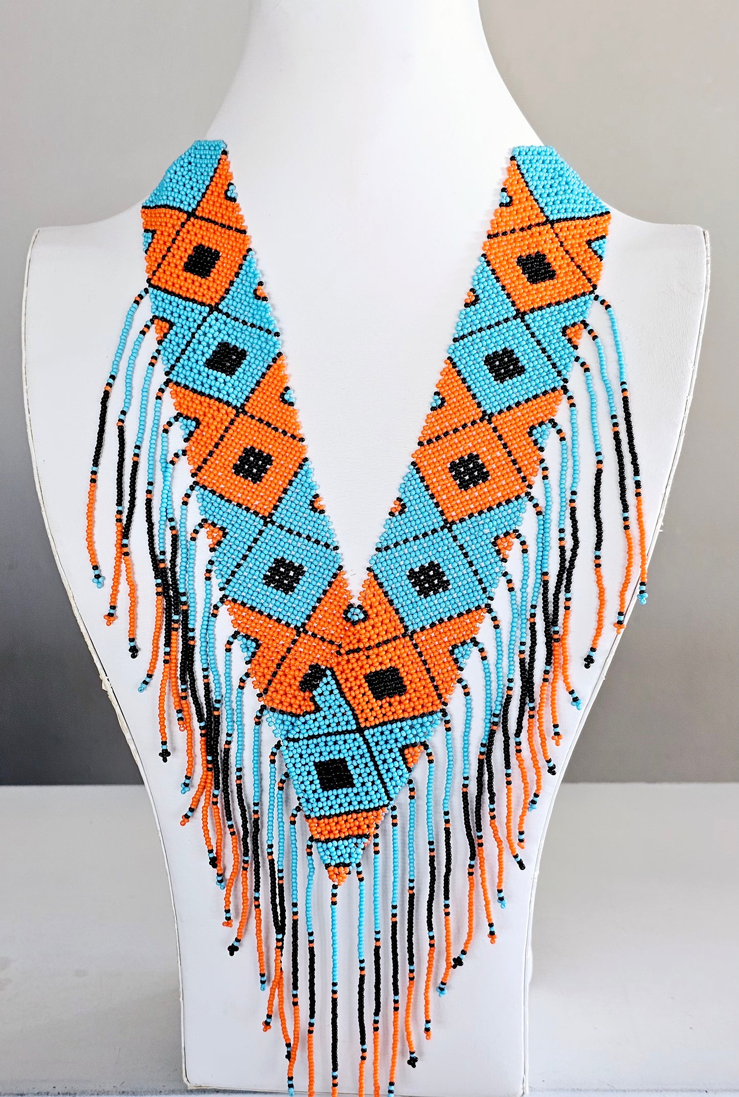 VNeckpiece