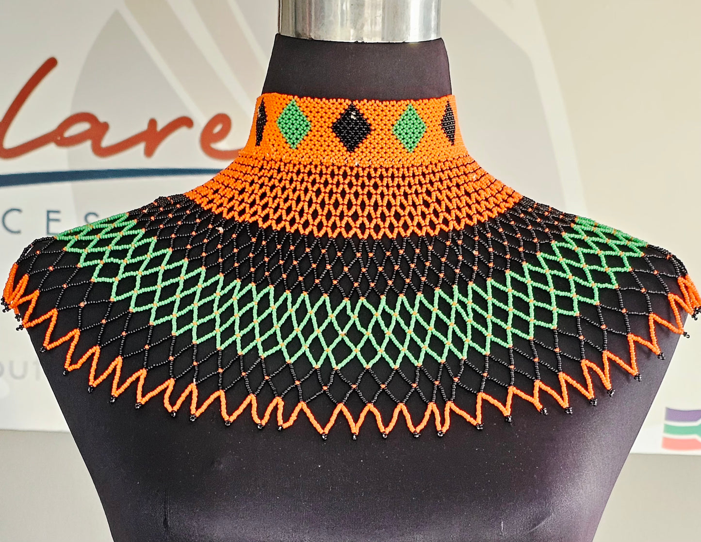 Madlamini Webneckpiece