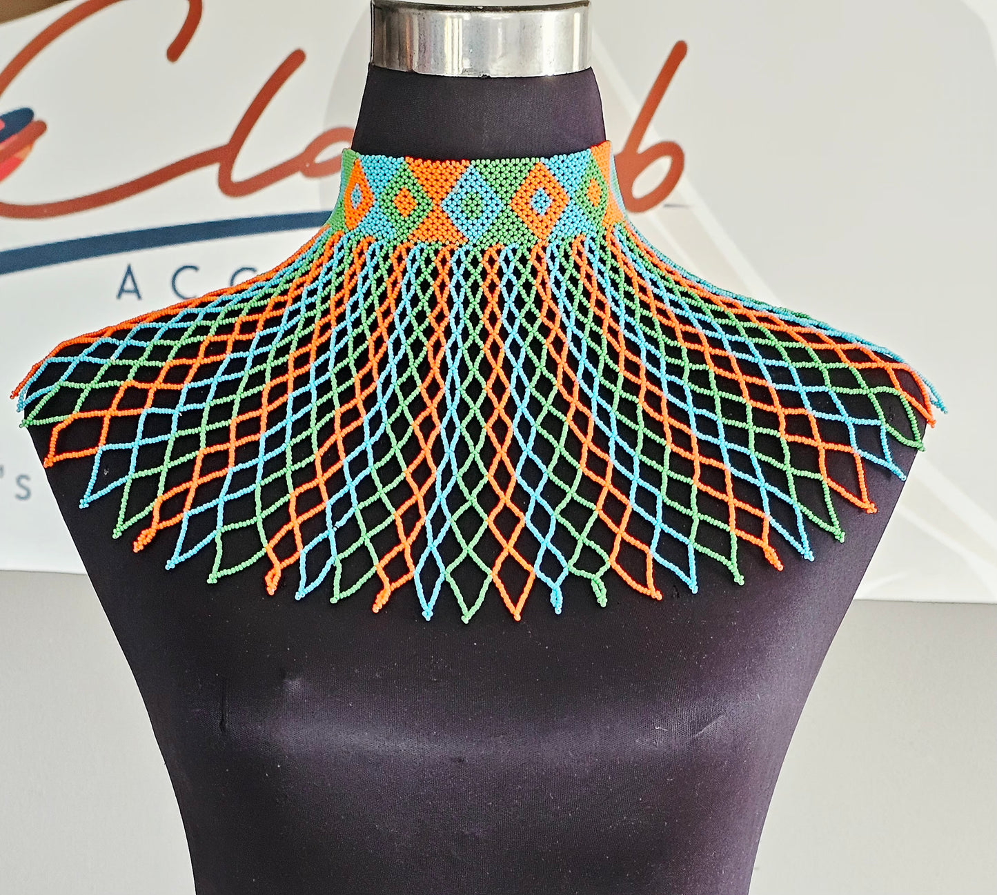 Madlamini Webneckpiece