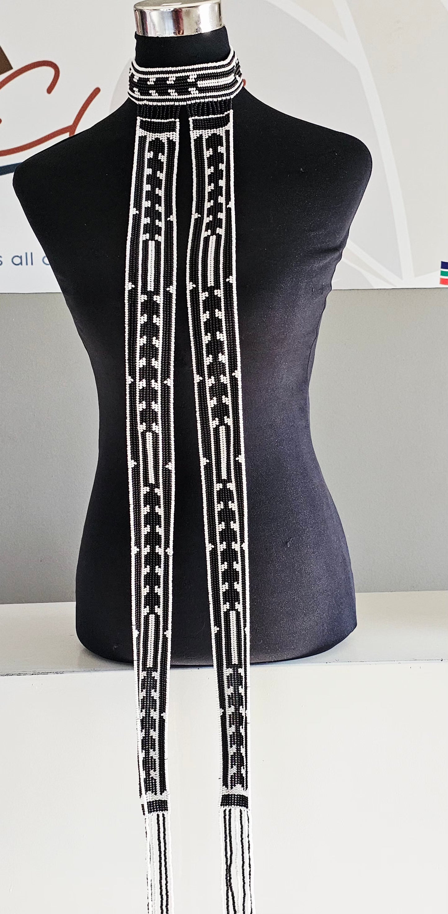 Mamfene Neckpiece