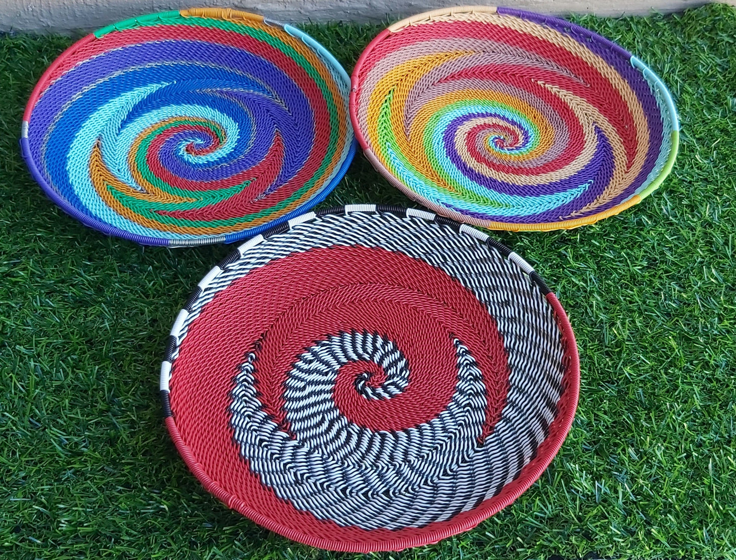 Telephone Wire Round Trays 21.5cm