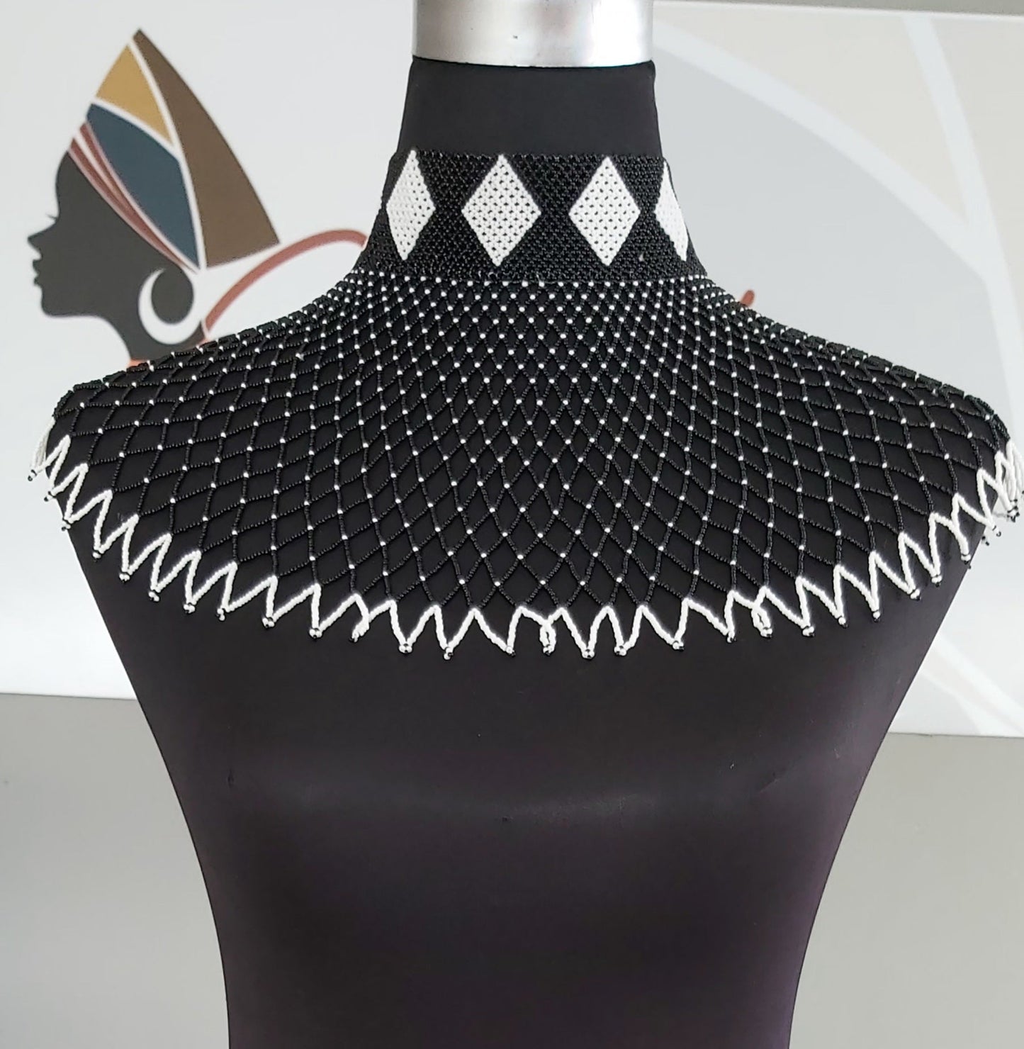 Nomazwi Neckpiece High collar