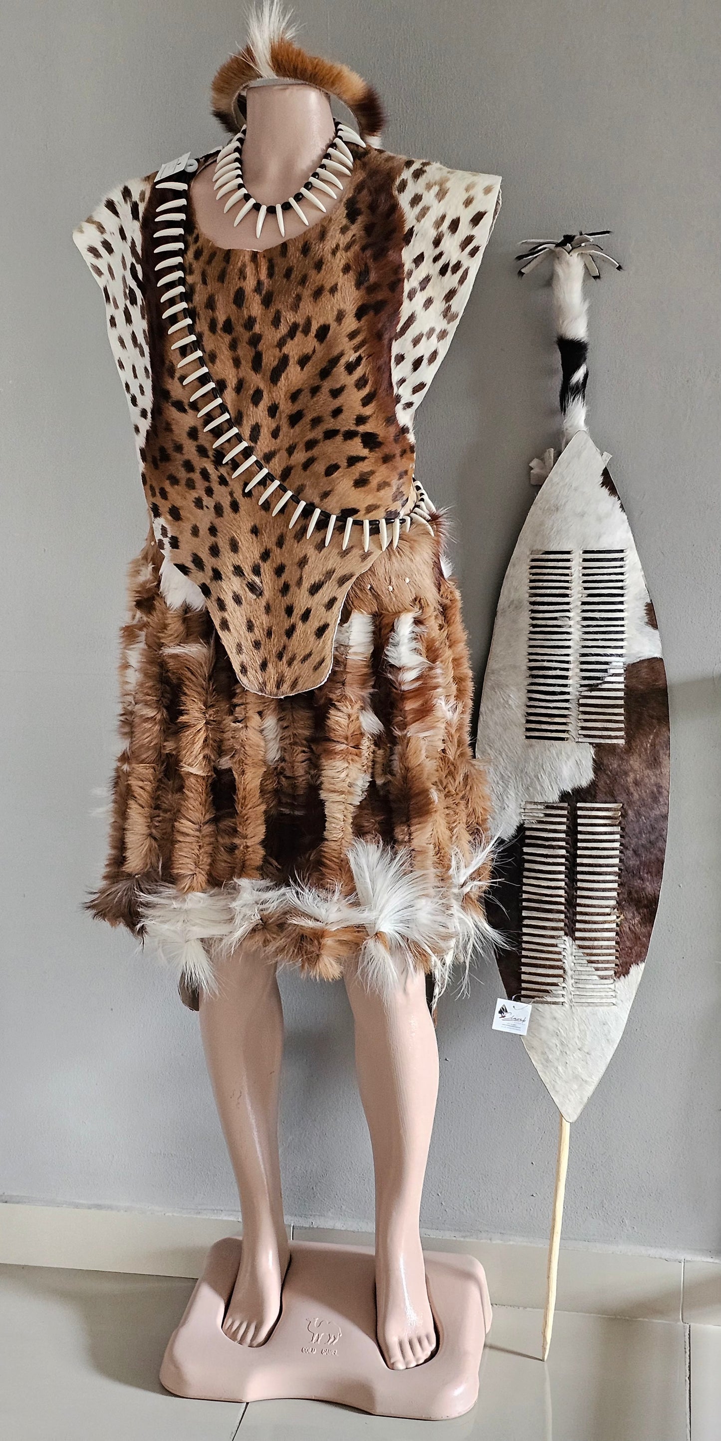 Zulu Men's traditional outfit           (5pieces)