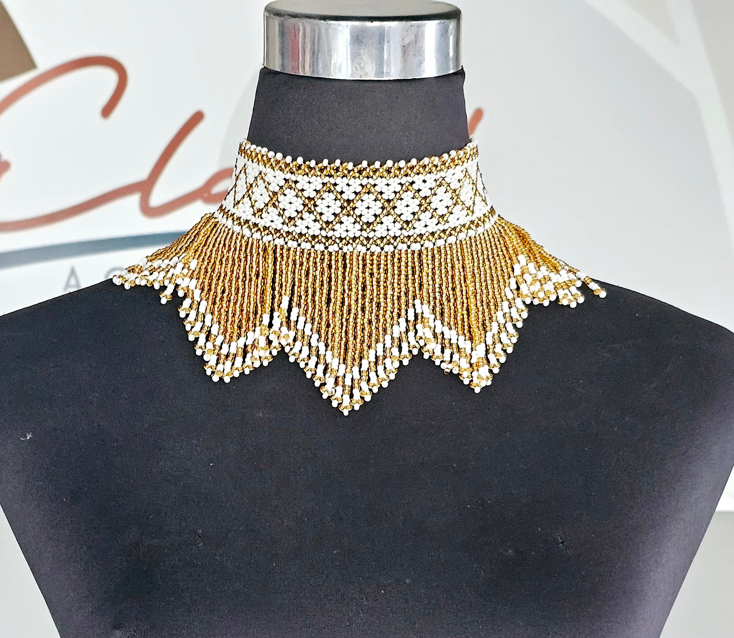 Flat Neckpiece Wshape