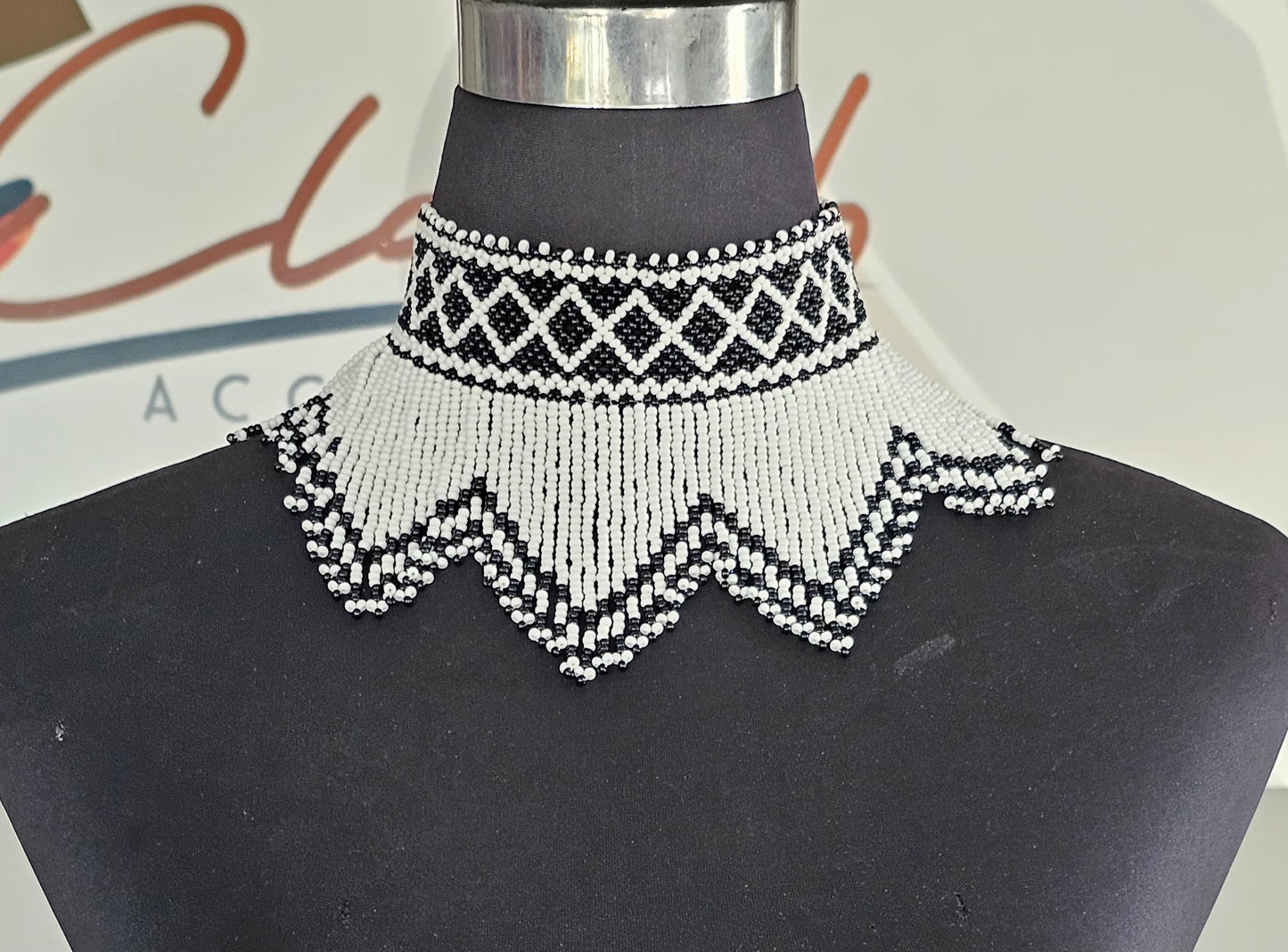 Flat Neckpiece Wshape