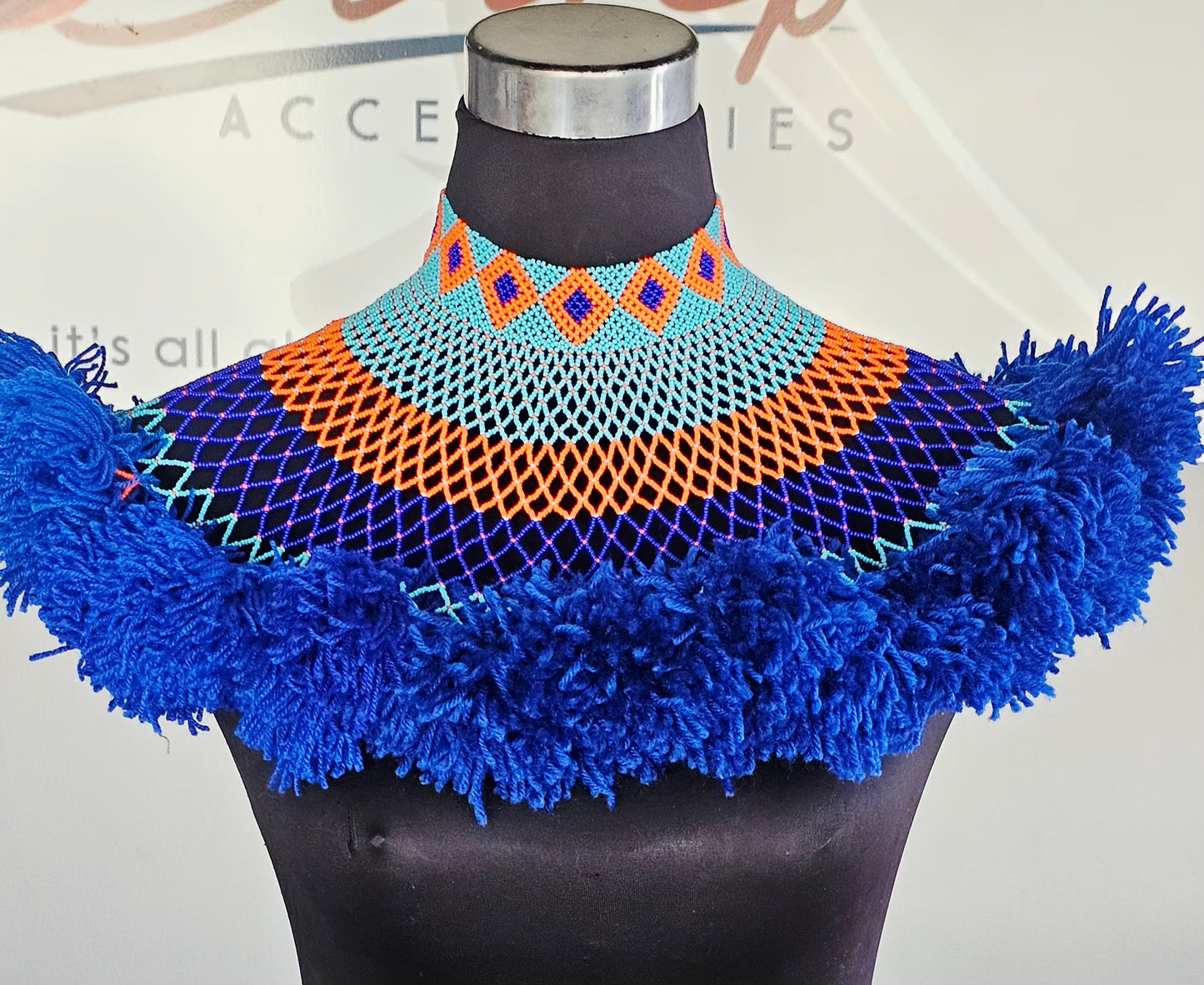 Isibabale Fluffy Neckpiece