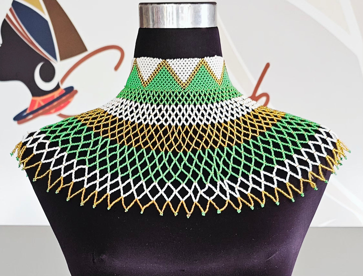 Madlamini  Webneckpiece