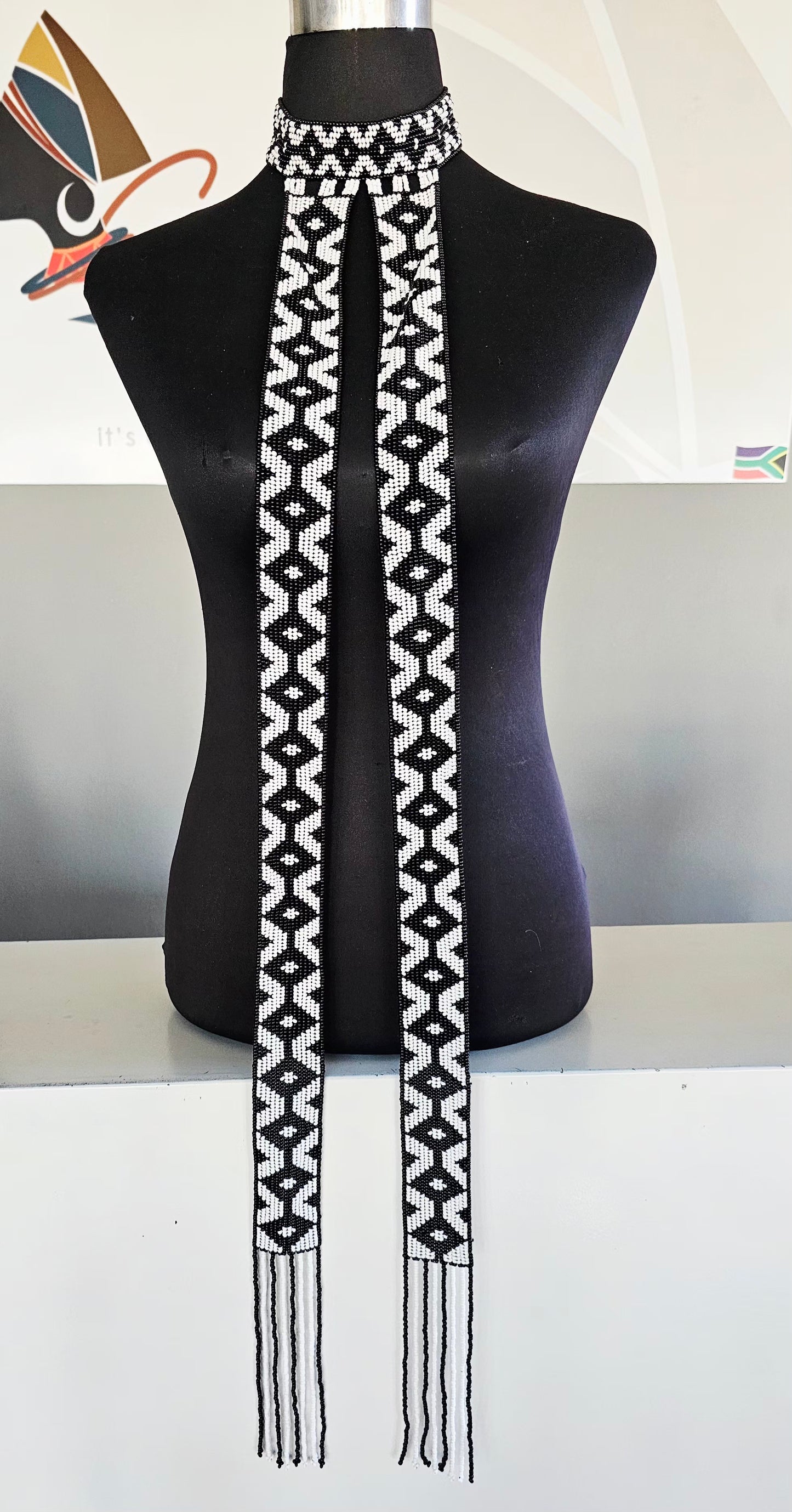 Mamfene Neckpiece