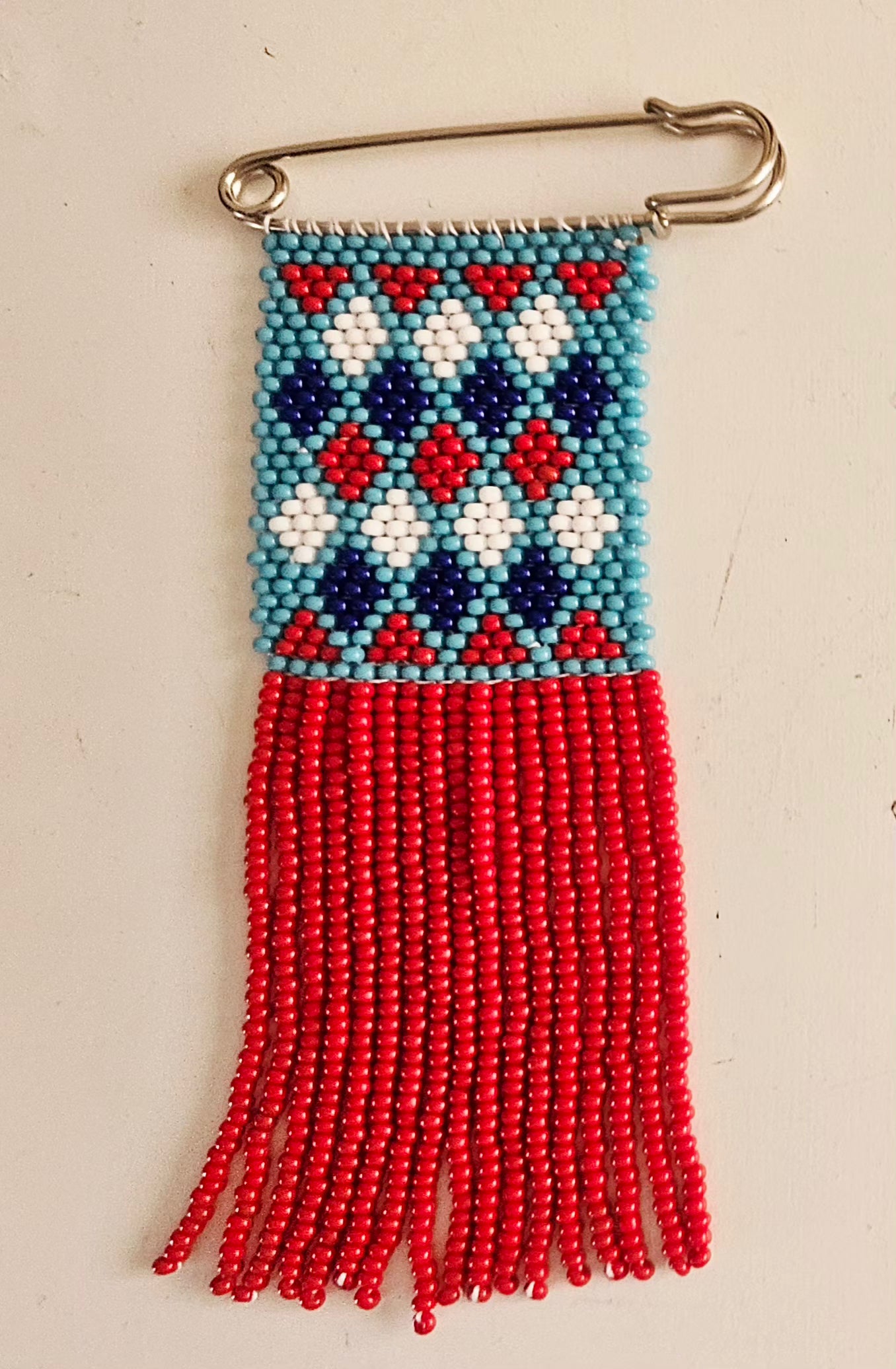 Beaded Safety Pin / Isipeleti