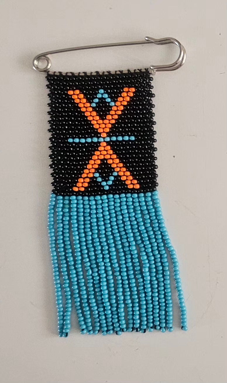 Beaded Safety Pin / Isipeleti