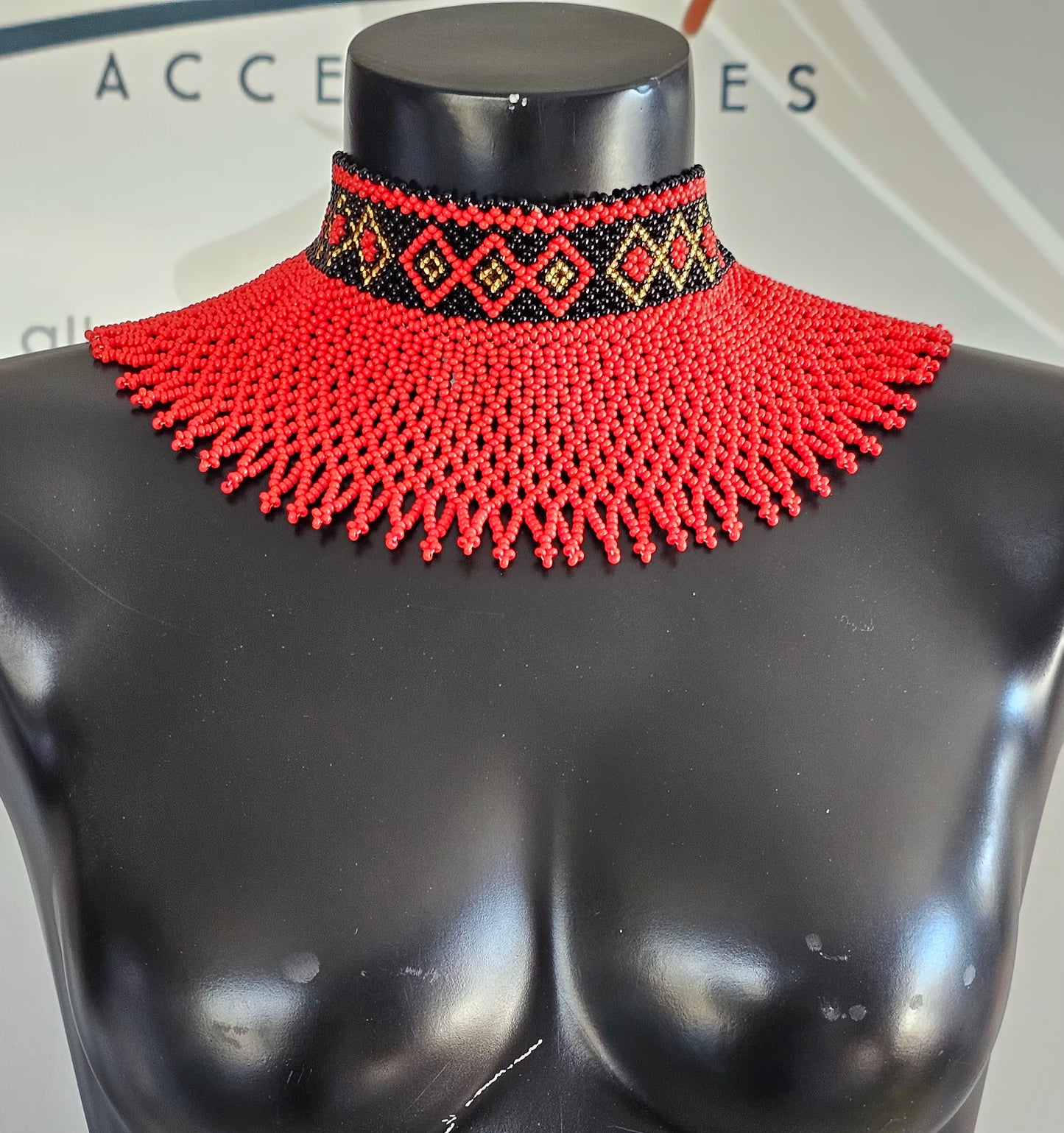 Lona Chocker