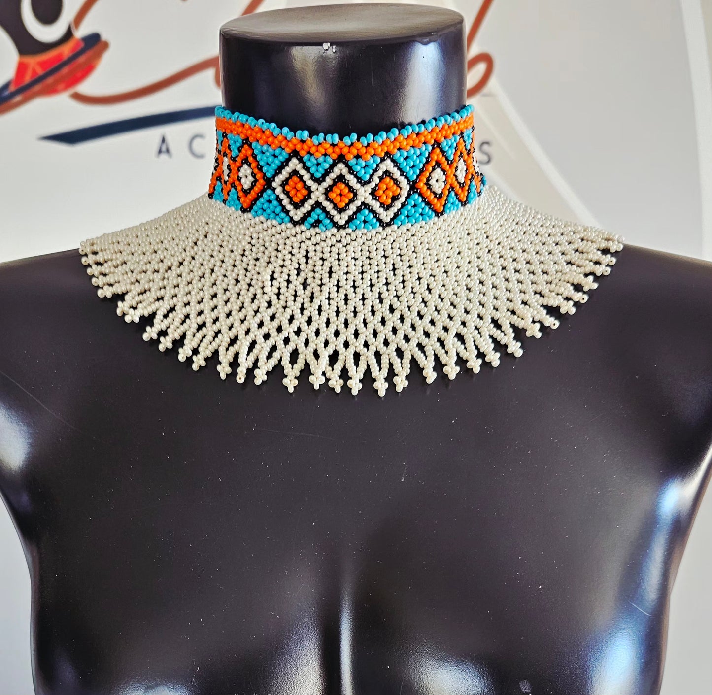 Lona Chocker