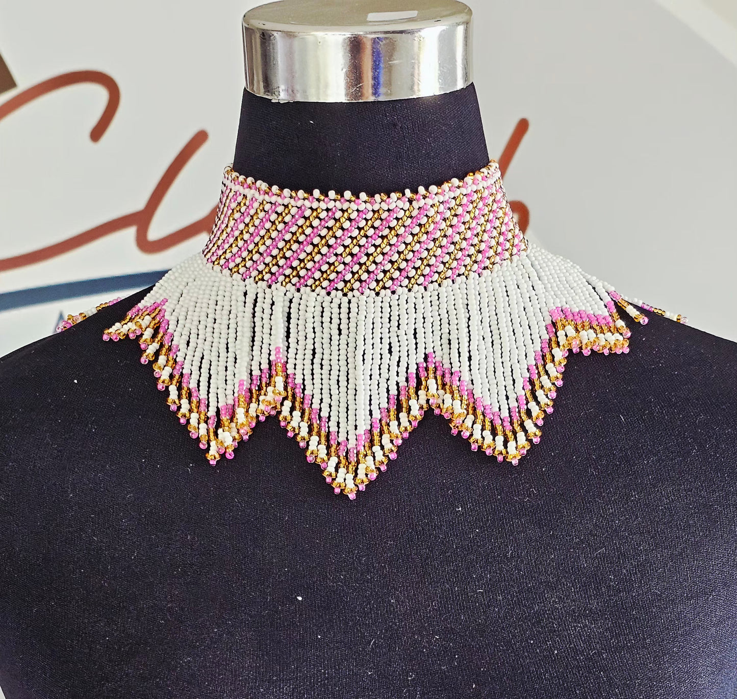 Isi W-Neckpiece