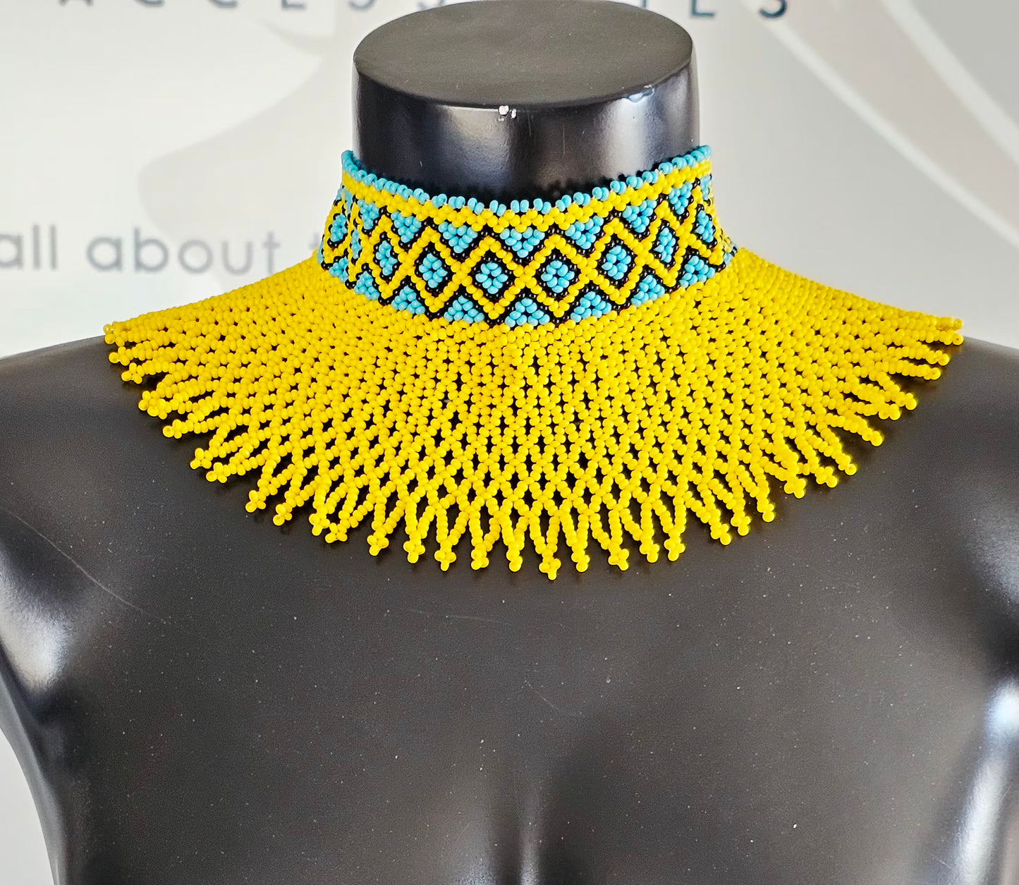 Lona Chocker