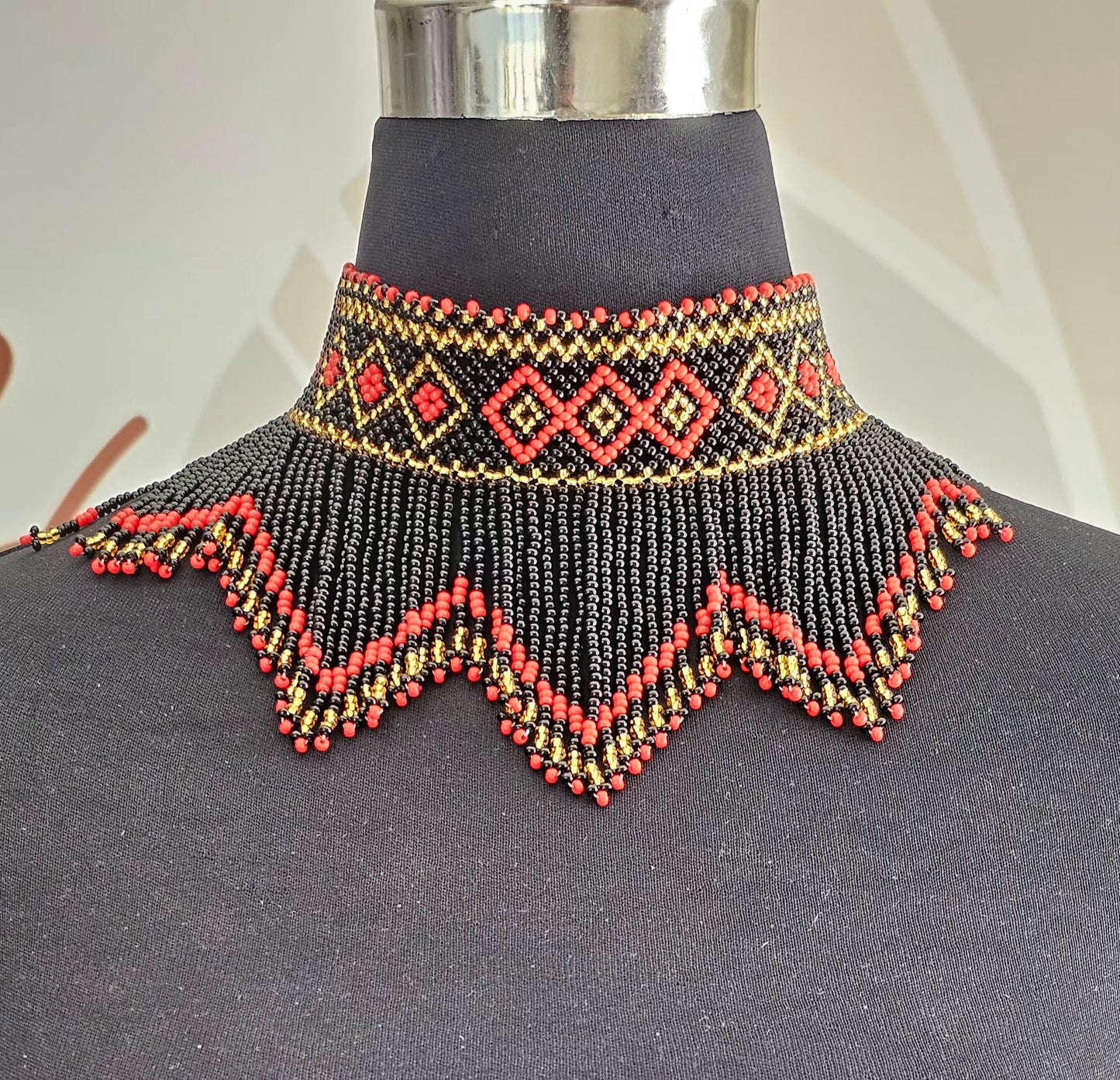 Isi W-Neckpiece