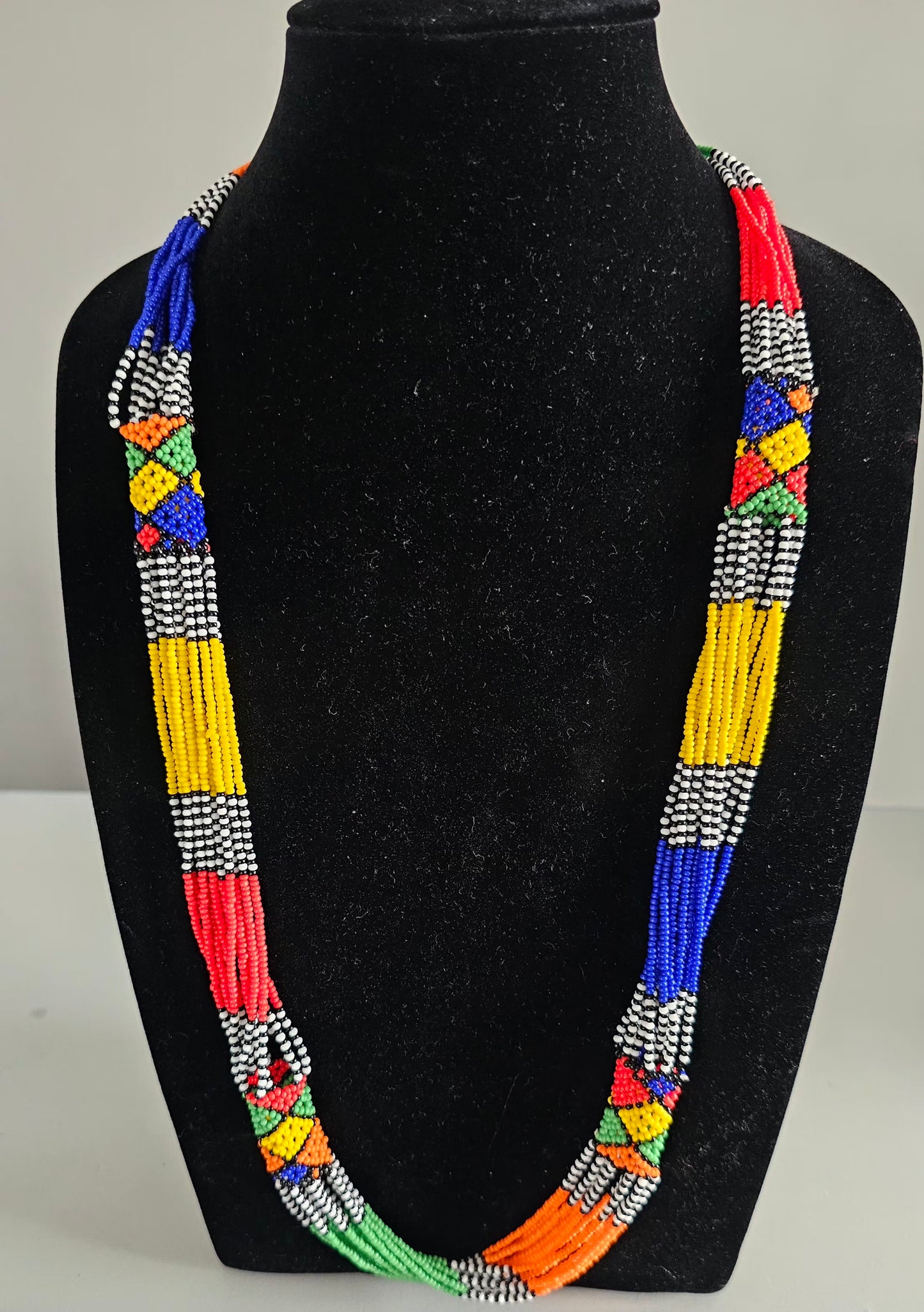 Mvovo Neckpiece
