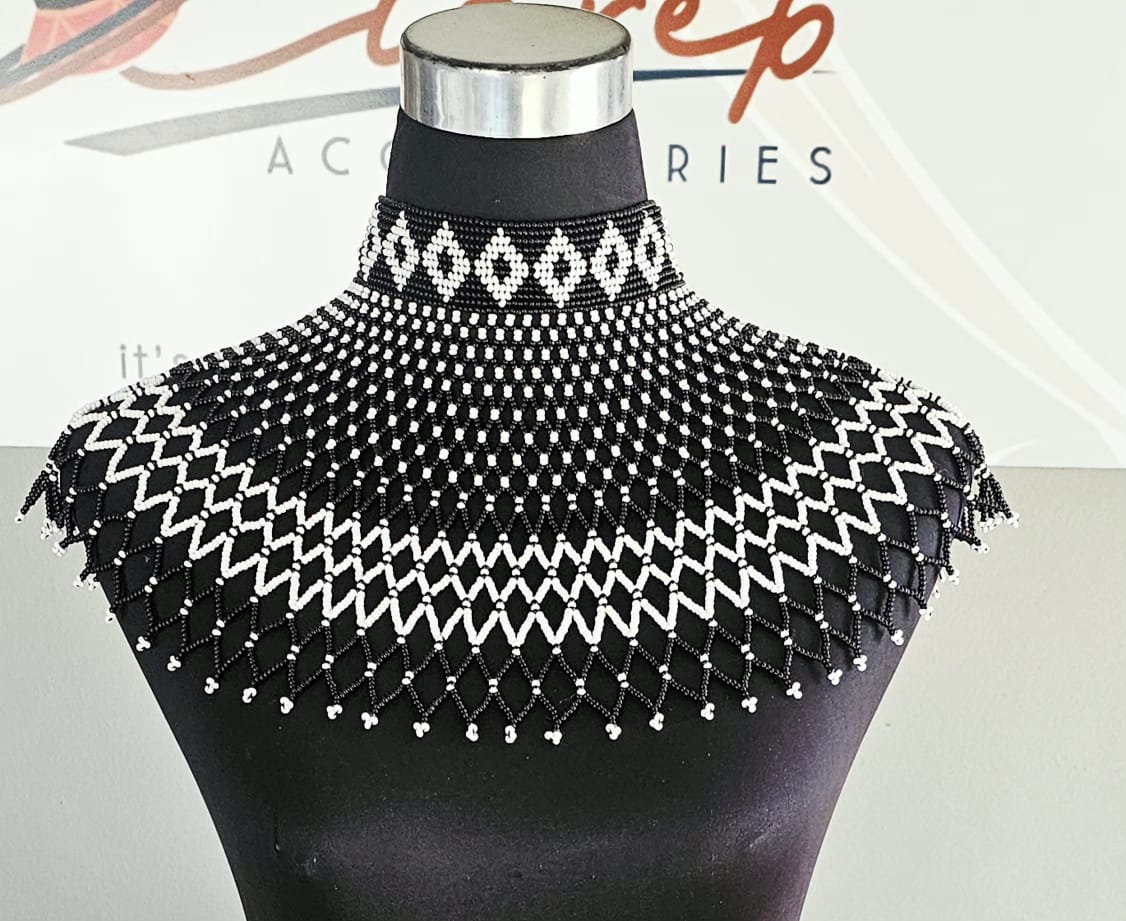 Manxumalo Neckpiece