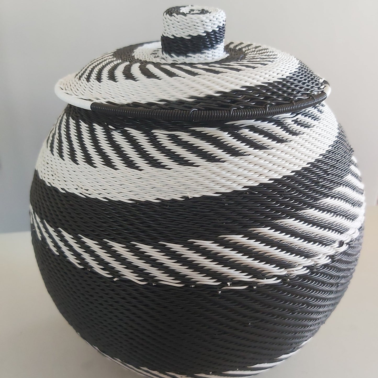 Telephone Wire Ukhamba Bowl